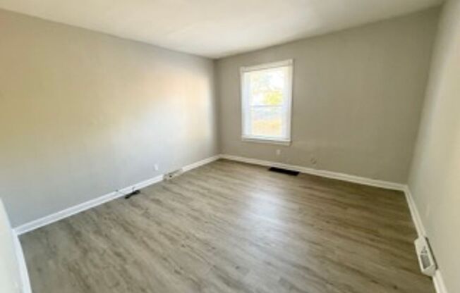 3 beds, 1 bath, $1,200