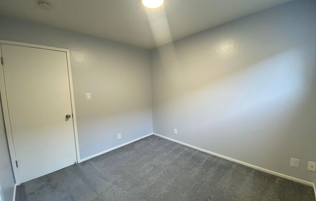 2 beds, 1 bath, 750 sqft, $2,105, Unit 08