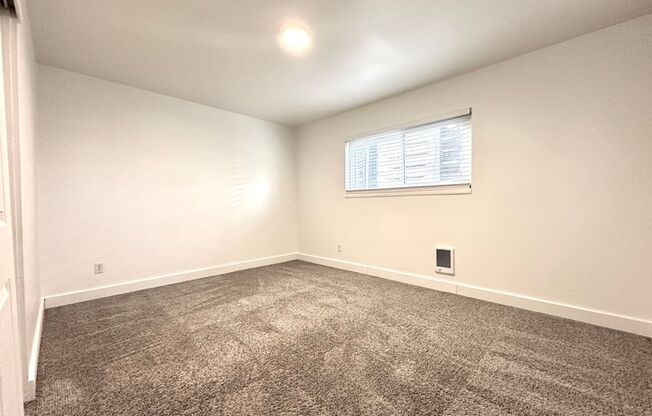 2 beds, 1 bath, 695 sqft, $1,555, Unit 2