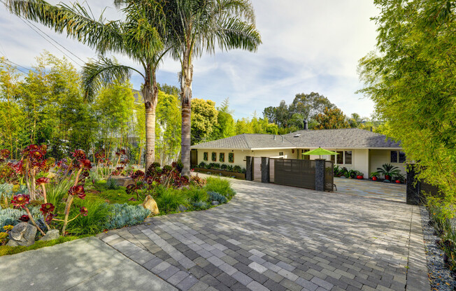 10 FAY DR