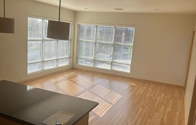 2 beds, 2 baths, 1,000 sqft, $1,495, Unit 308