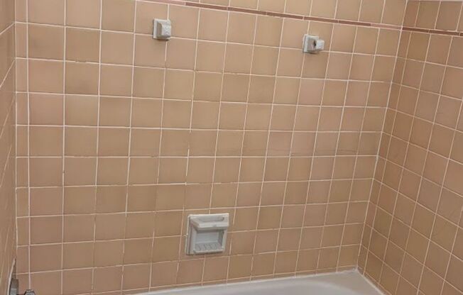 1 bed, 1 bath, 819 sqft, $1,650, Unit 104