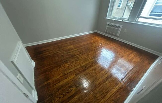 1 bed, 1 bath, 550 sqft, $1,250, Unit B16