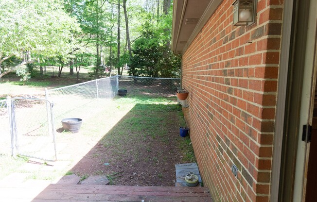 Available 3/2 house in Green Acres!