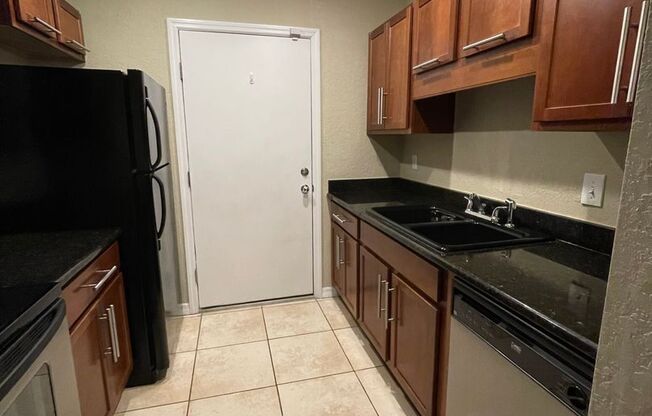 2 beds, 2 baths, $1,550