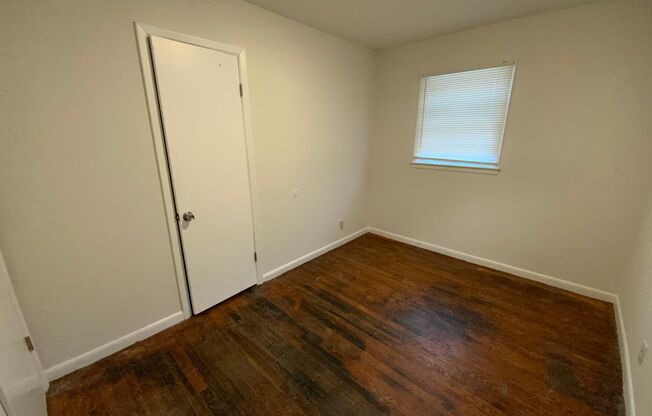 3 beds, 1 bath, $900