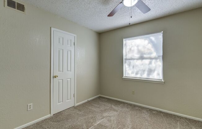 2 beds, 2 baths, 926 sqft, $737, Unit #29