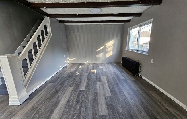 Spacious 2 bedroom 1 bath house for rent!