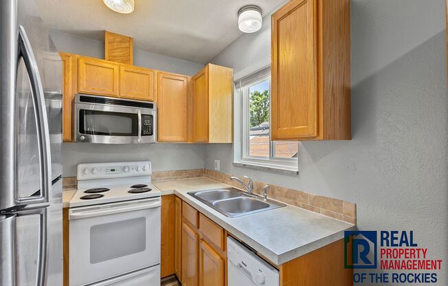 Charming 2 Bed, 1 Bath Condo in Prime Location!