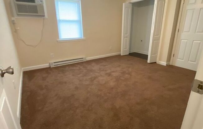 1 bed, 1 bath, 590 sqft, $700, Unit Unit 14