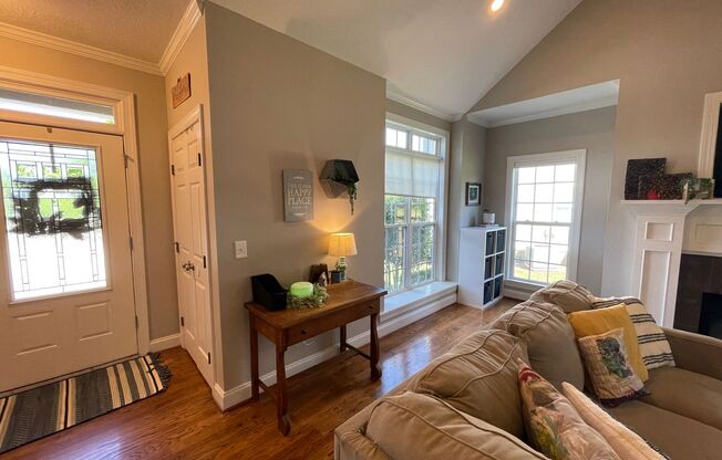 Charming 4 bedroom/2.5 bathroom in Tudor Branch!