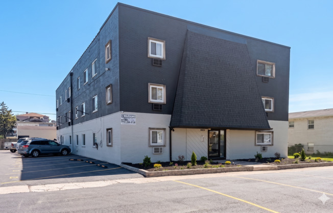 Summit Apartments