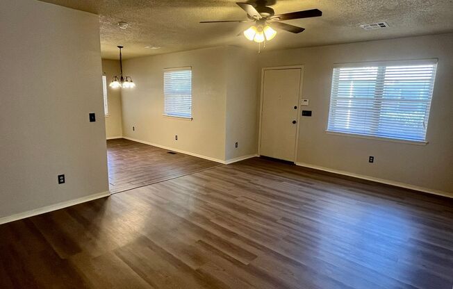 Beautiful 2 Bed 1 Bath Home in Downtown Edmond