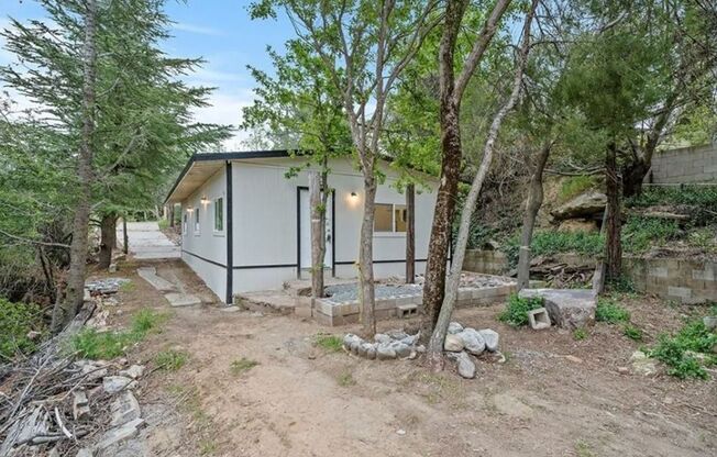 Charming 3 Bed/2 Bath Manufactured Home with Scenic Views in Banning, CA!