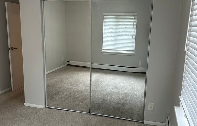 2 beds, 1 bath, 840 sqft, $1,495, Unit 201 (R)