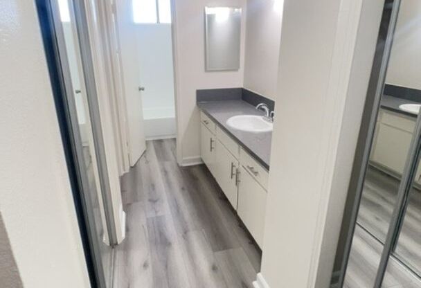 1 bed, 1 bath, 730 sqft, $1,565, Unit 14030 208