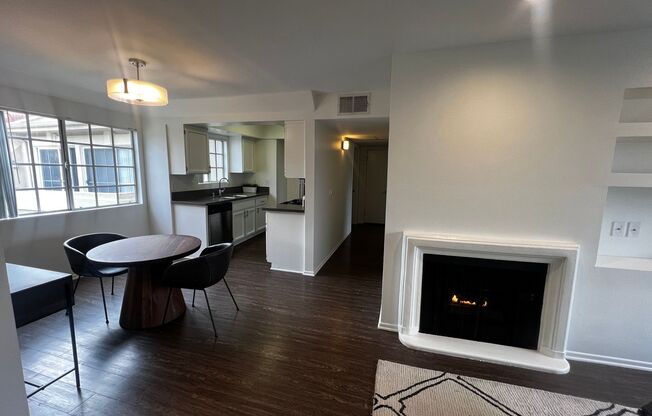 2 beds, 2 baths, 900 sqft, $2,645, Unit 202