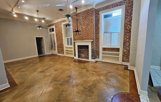 1 bed, 1 bath, 1,100 sqft, $1,950, Unit 601 Saint Joseph Street