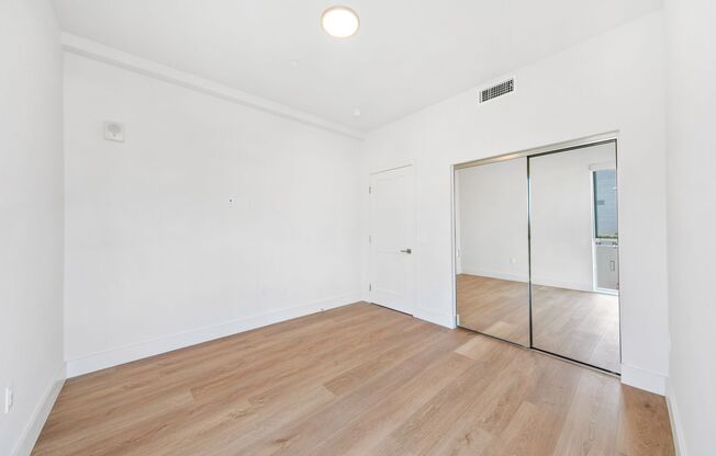 3 beds, 2 baths, 1,015 sqft, $5,400, Unit 202