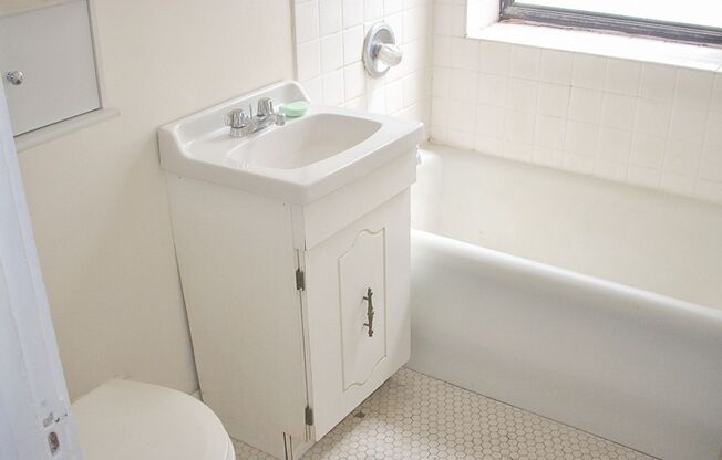 Studio, 1 bath, 478 sqft, $1,635, Unit 540-2B