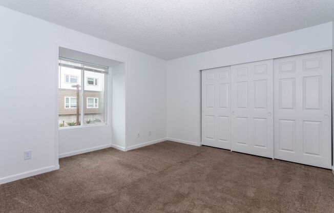 2 beds, 2 baths, 950 sqft, $1,895, Unit 27