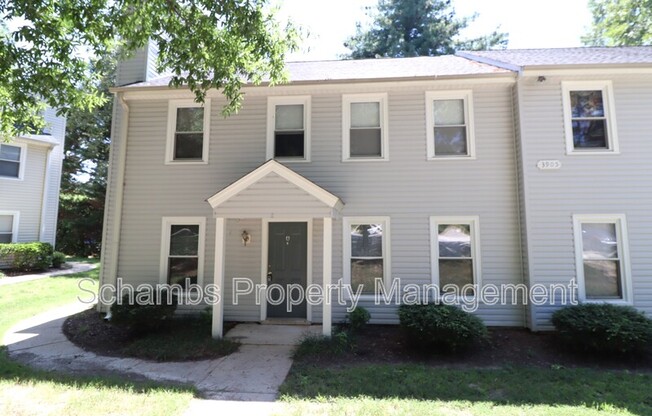 3905 LEXINGTON DR