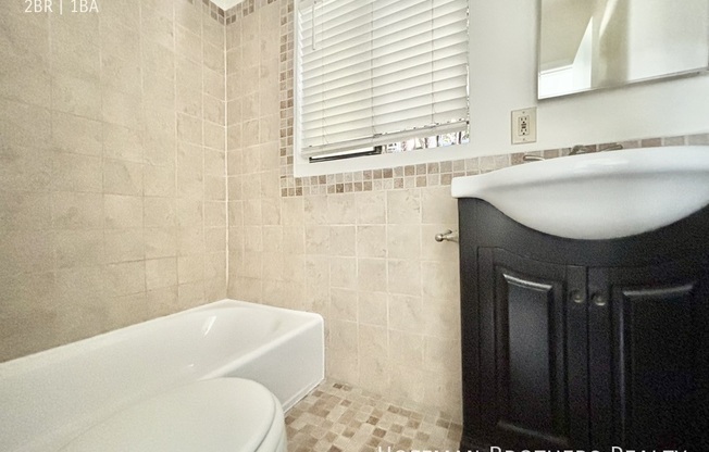 2 beds, 1 bath, $2,685