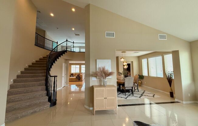 Luxury 6/BD 4.5/BA Large Furnished Home with Dual Primary Suites in Gated Community