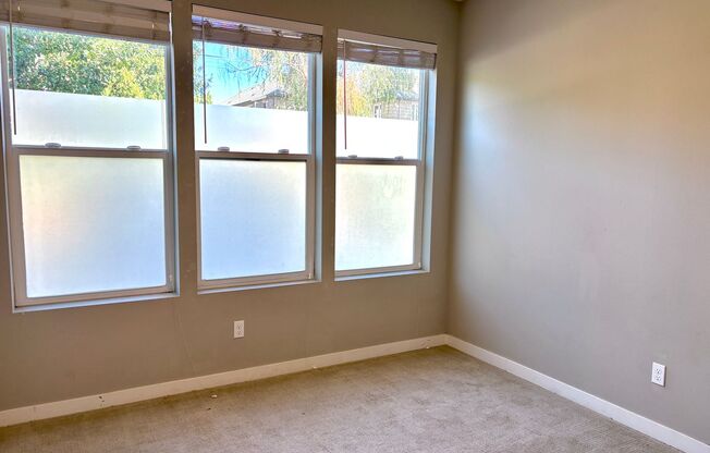1 bed, 1 bath, 598 sqft, $1,195, Unit Unit B (LWR)