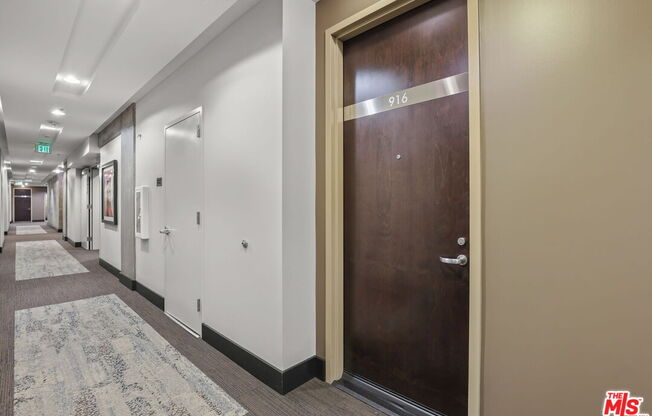 1 bed, 1.5 baths, 1,200 sqft, $4,995, Unit 916