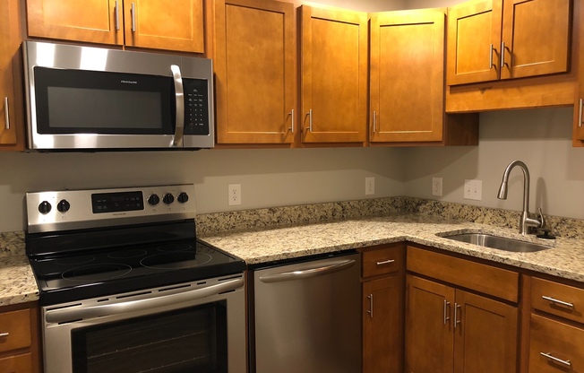 Studio, 1 bath, 500 sqft, $800, Unit E 104