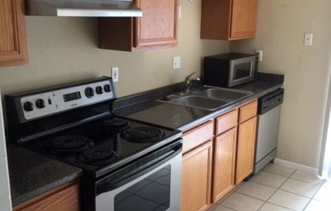 3 beds, 2.5 baths, $1,600, Unit # 310