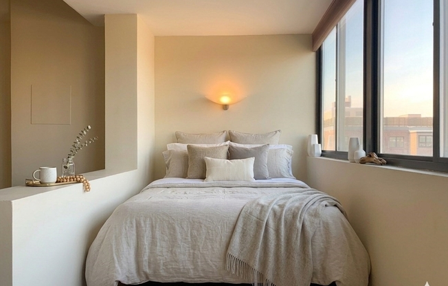 1 bed, 1 bath, 650 sqft, $2,725, Unit 17B