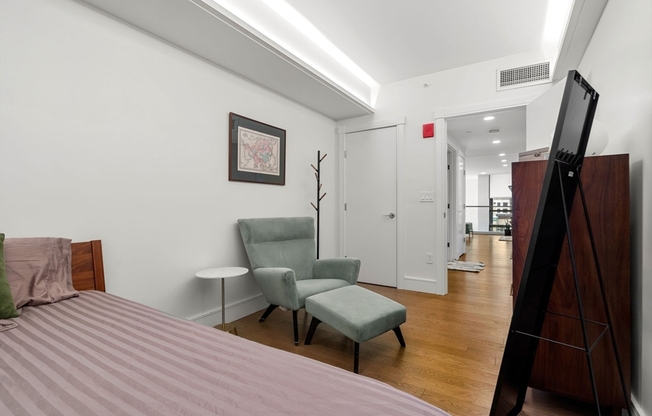 2 beds, 1.5 baths, 1,368 sqft, $5,500, Unit 906