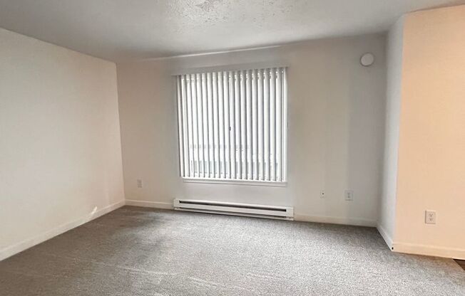 1 bed, 1 bath, 660 sqft, $1,075, Unit H - 037