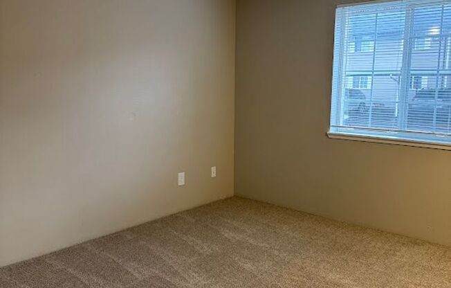 2 beds, 2 baths, 1,070 sqft, $1,625, Unit 14-202