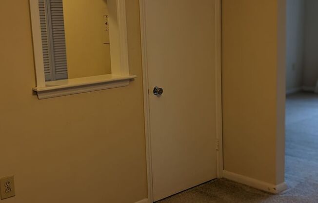 3 beds, 2 baths, $1,400, Unit Unit 202B