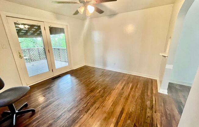 Exquisite 3 Bed, 1 Bath Retreat at 5705 Hilltop, Verona, PA