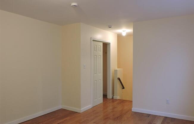 1031 HALSEY ST