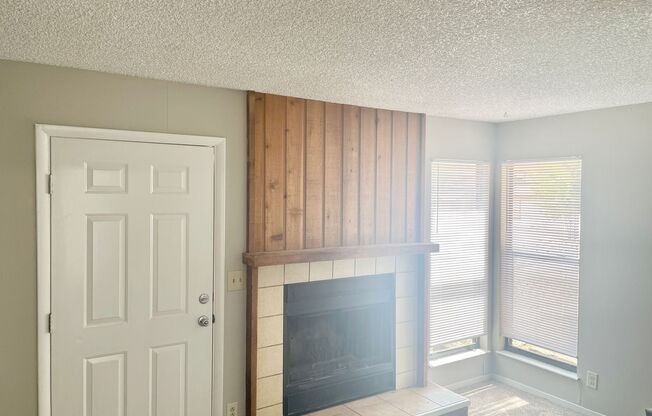 2 Bedroom Townhome - walking distance to parks, schools and trails!