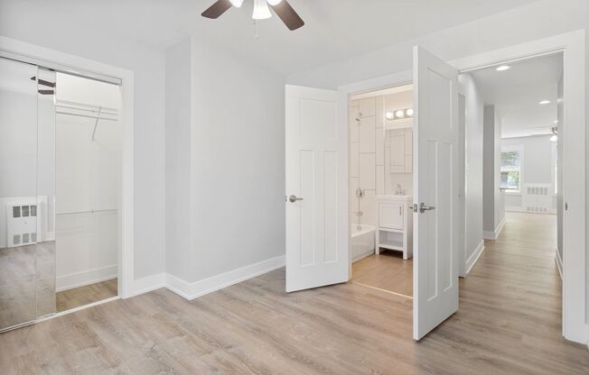 3 beds, 1.5 baths, 881 sqft, $2,750, Unit 7070-2S