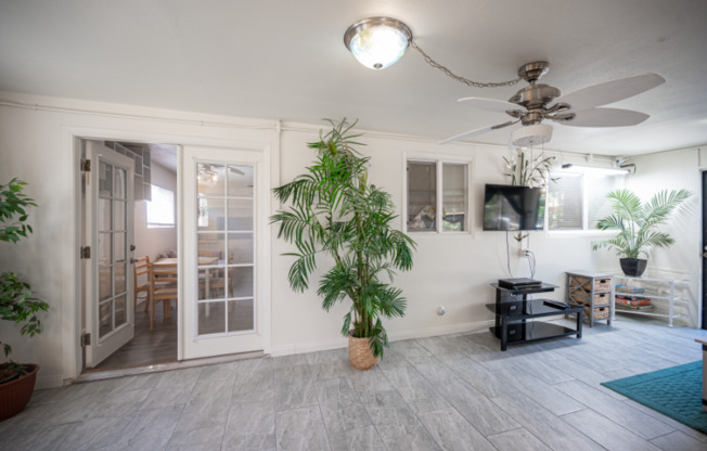 401 LORENZI ST