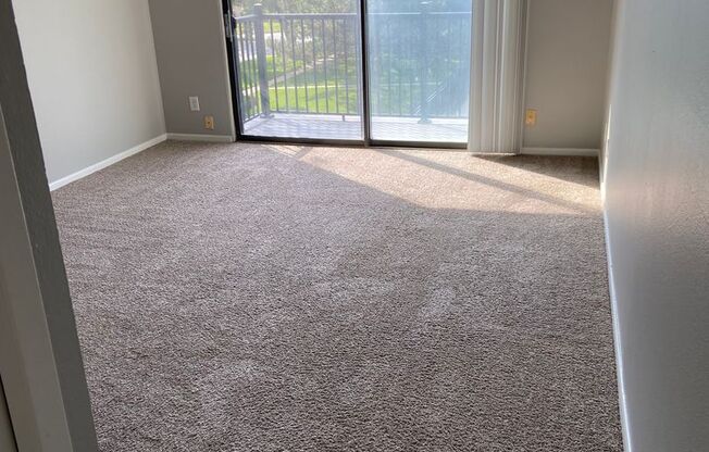 2 beds, 1 bath, 1,010 sqft, $1,140, Unit 929-8