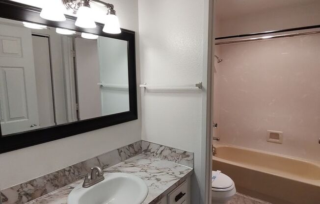 2 beds, 1 bath, $1,100, Unit 1049