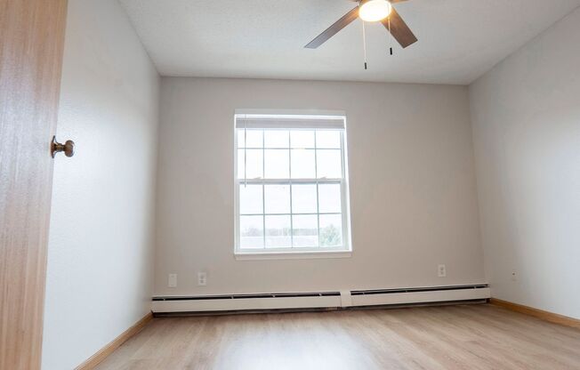 1 bed, 1 bath, 693 sqft, $1,400, Unit 99-210