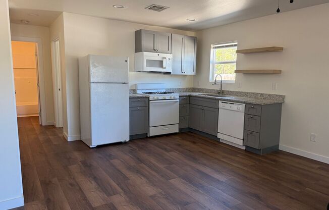 1 bed, 1 bath, $1,095, Unit 3106