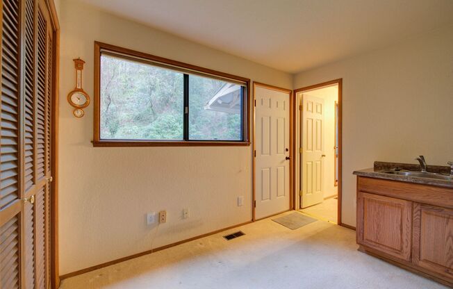 3 beds, 2.5 baths, $3,700