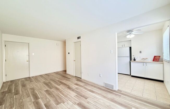 1 bed, 1 bath, 800 sqft, $925, Unit 4141-1F