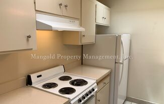 Studio, 1 bath, 376 sqft, $1,795, Unit 33