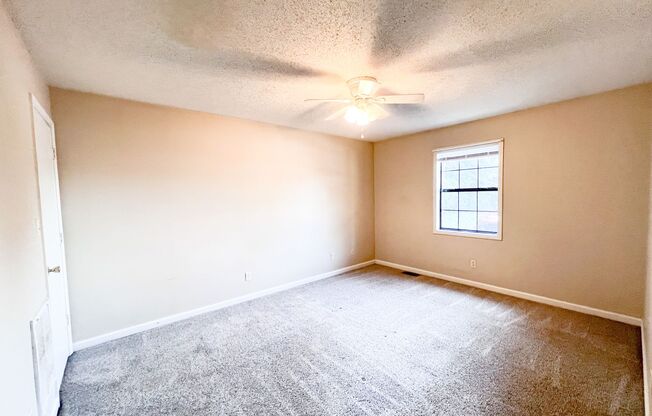 1 bed, 1 bath, 700 sqft, $700